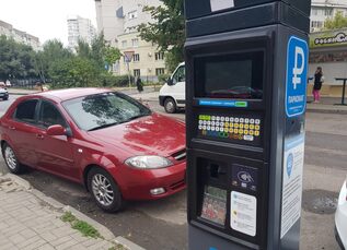 Врачам и силовикам разрешили парковаться в центре Севастополя бесплатно