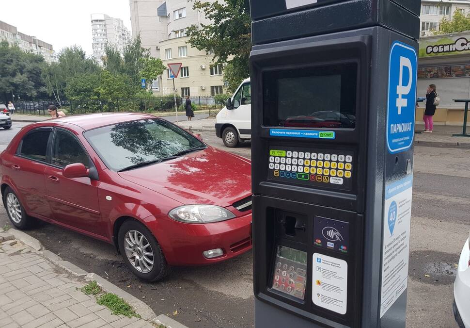 Врачам и силовикам разрешили парковаться в центре Севастополя бесплатно