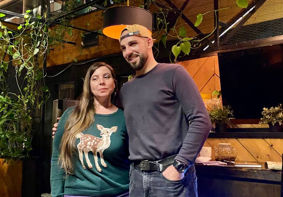 Илья Синькевич с гостьей квартирника